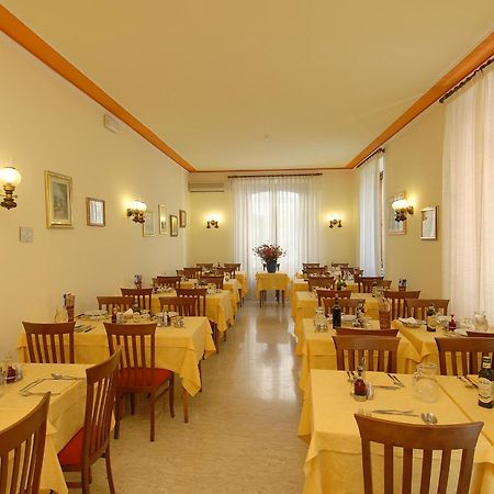 Hotel Delizia Genovese Montecatini Terme Eksteriør bilde