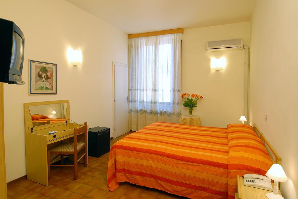 Hotel Delizia Genovese Montecatini Terme Rom bilde